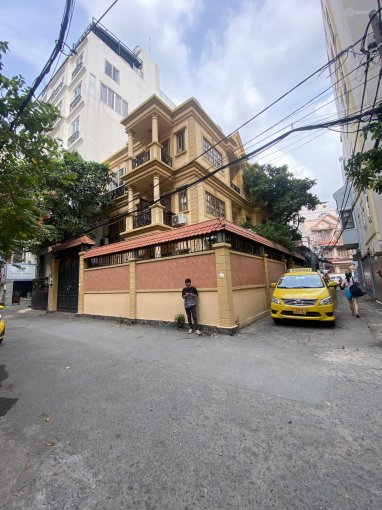 180m2