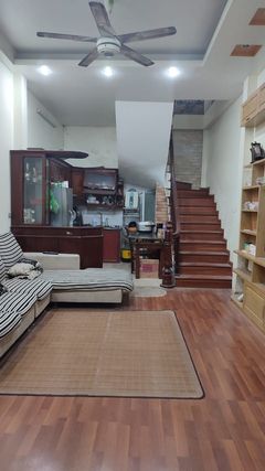 Bán nhà kinh doanh,đường ô tô tránh phố Ngô Gia Tự,Long Biên,100m,mt 6 m,giá 18.8 tỷ.