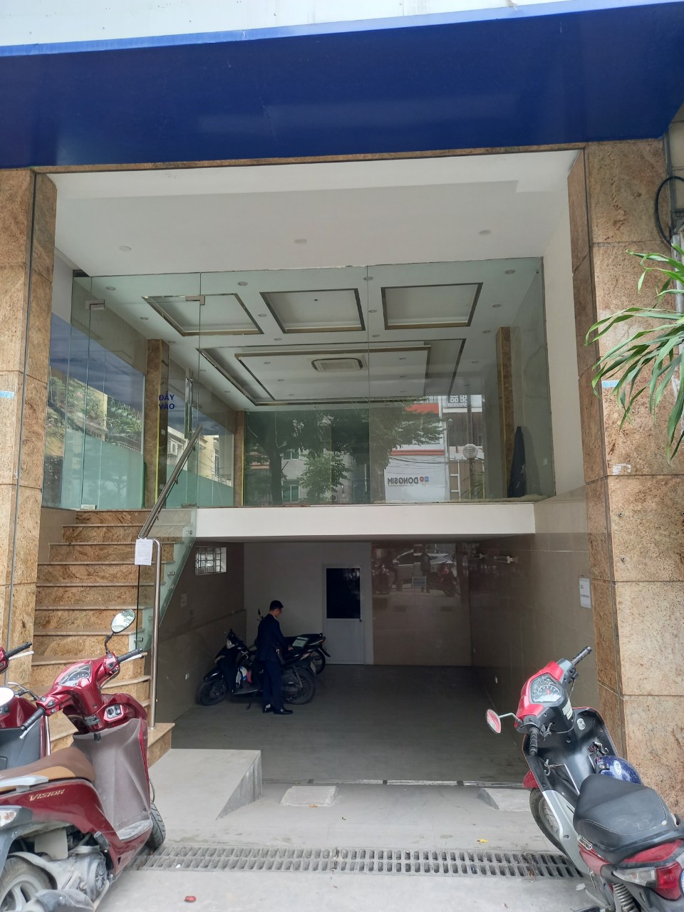 Nhà Mặt Phố Trung Kính