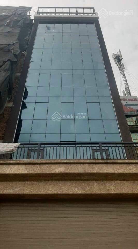 Bán nhà 5 tầng xây chắc chắn, với diện tích 70m2, mặt tiền 5.5m, nội thất đẹp, bố trí mỗi tầng 2 phòng thông thoáng, rất phù hợp để ở hoặc làm văn phòng, cửa hàng.