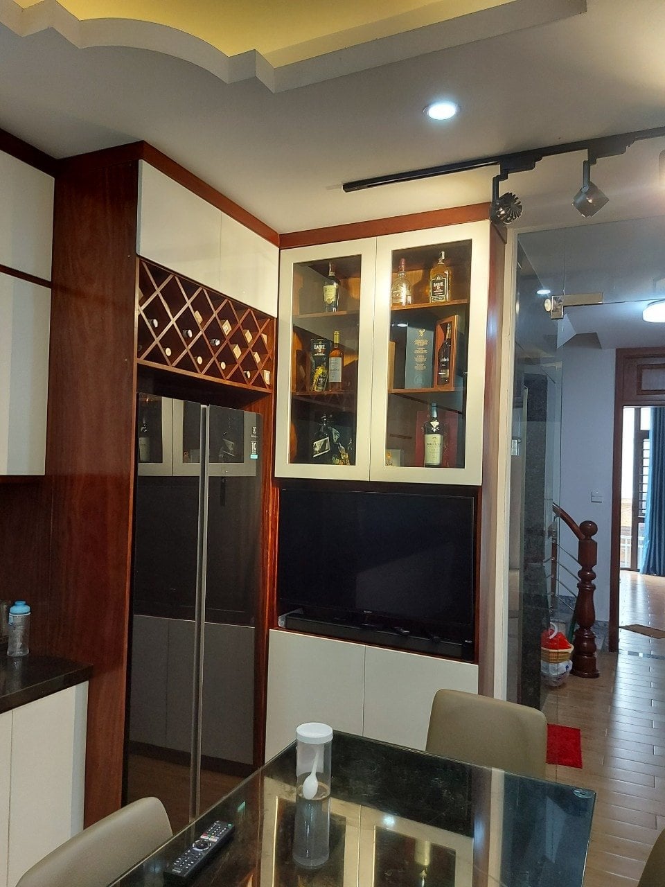 Chính chủ bán nhà mặt phố Nguyễn Chánh gồm 2 căn thông nhau dt 168m2