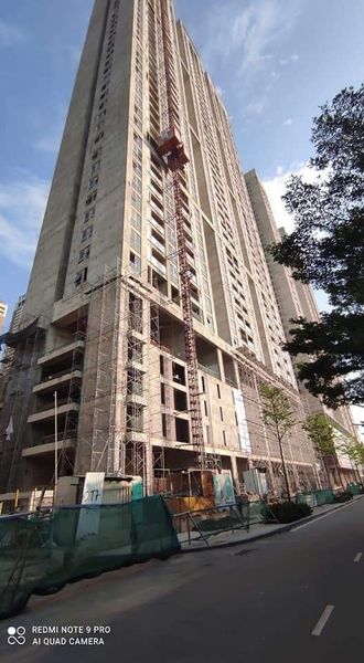 SÀN THƯƠNG MẠI SHOPHOUSE TERRA AN HƯNG – KHỐI ĐẾ CHÂN 4 TOÀ CHUNG CƯ DÂN CƯ SIÊU KHỦNG + Sàn thương mại khối đế chân toà Terra An Hưng, với 4 toà chung cư mật độ dân cực khủng, bao bọc xung quảnh bởi quần thể shophouse và liền kề. + Diện tích 178m2, MT 13.5m. Sổ đỏ lâu dài vào tên ngay. Giá thương lượng trực tiếp chính chủ (giá chào đã bao gồm sổ do CĐT bàn giao). LH(17.1) Mrs Dung 098.115.8.507