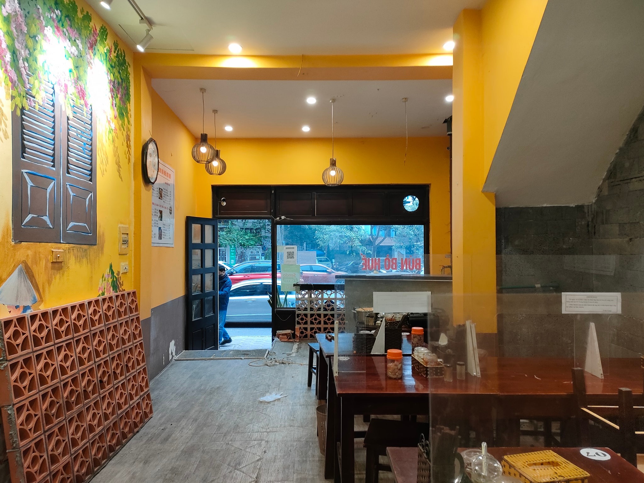 BÁN NHÀ TRUNG KÍNH, DT53M2, X5 TẦNG, MT5M, GIÁ 15 TỶ, TRUNG TÂM QUẬN, VỈA HÈ, KINH DOANH SẦM UẤT, CẦN BÁN GẤP