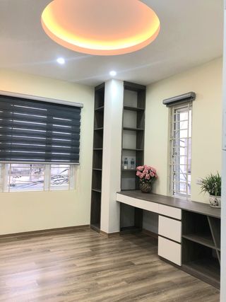 Bán nhà đường Lâm Hạ, Long Biên 100m, xây 3.5 tầng, giá 20tỷ.