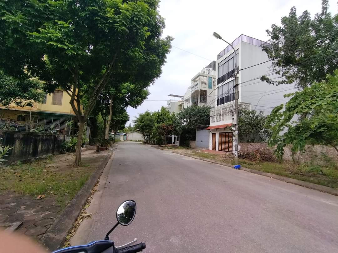 BÁN ĐẤT MẶT PHỐ-ÔTÔ KINH DOANH- NGỌC THỤY-LONG BIÊN-DT 101m2-MT 5,5m-Giá 13 tỷ.