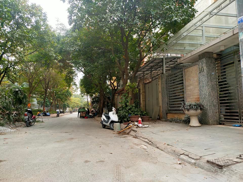 Mặt phố Hồng Hà, kinh doanh, 60m2x5T mt5m 10,8 tỷ.