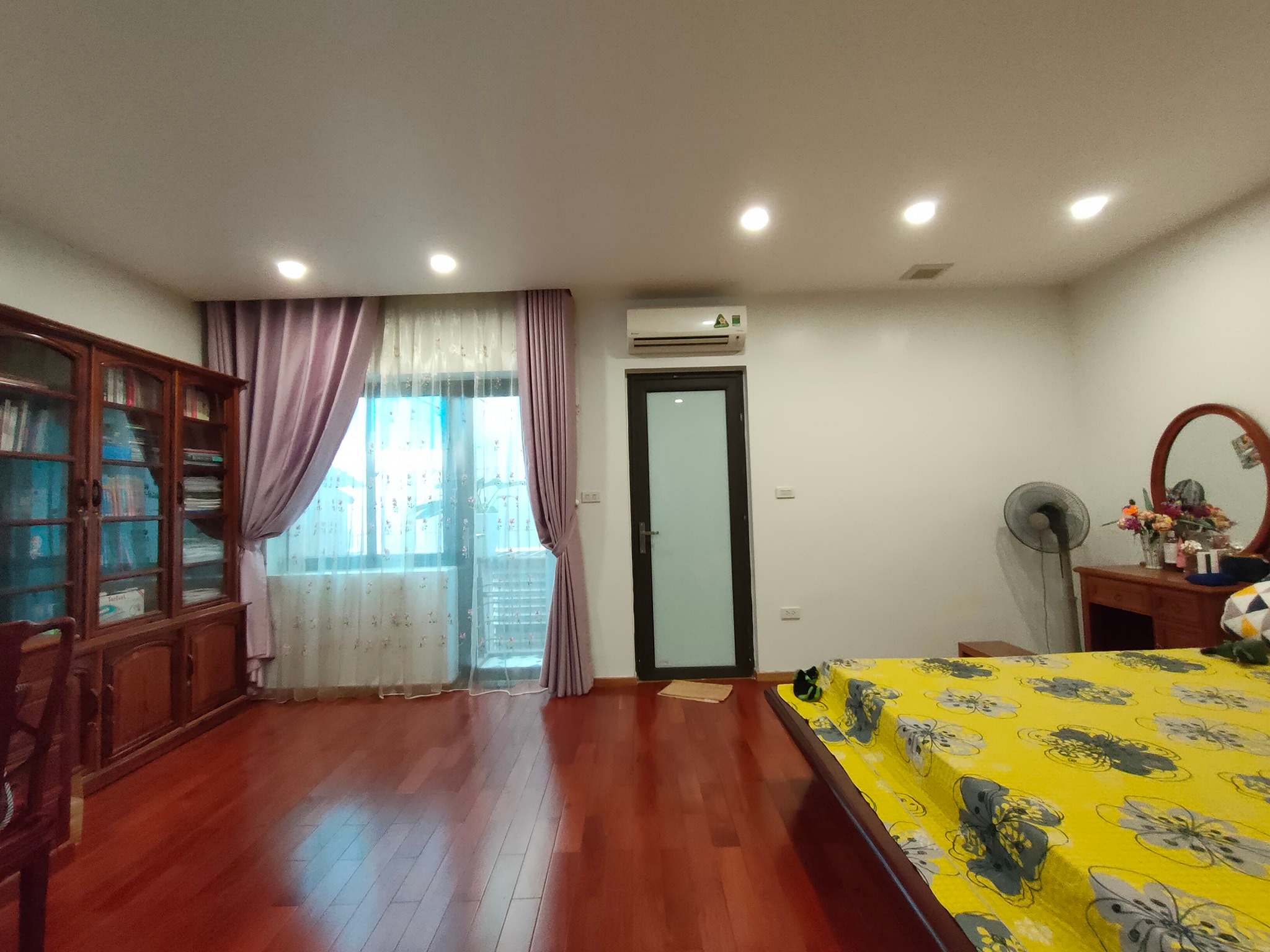 Siêu hiếm , tòa nhà 9 tầng phố Trung Hòa , 124m2 , ô tô đỗ cửa , để lại full nội thất , 27.7 tỷ