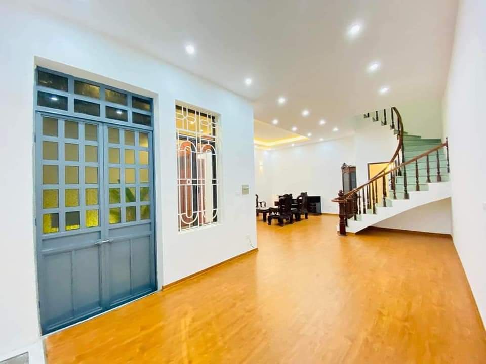 Cần bán mảnh Đất Lô Góc, Đống Đa, gần Hồ Hoàng Cầu, tiện ích đầy đủ, phù hợp xây toà văn phòng hoặc khách sạn