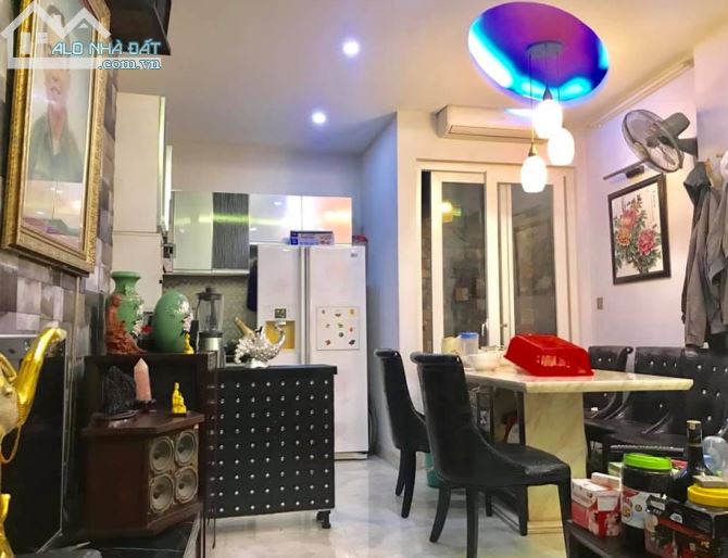 MẶT PHỐ, KD ĐỈNH, 39m2x4 Tầng, MT5,5M, 17,5 Tỷ, Trần Quốc Toản, Hoàn Kiếm.
