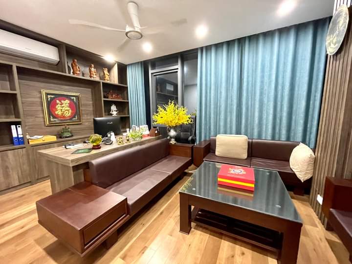 Toà văn phòng 8 tầng thang máy lô góc 80 m x 8 tầng 5 m mặt tiền 20 tỷ cầu giấy