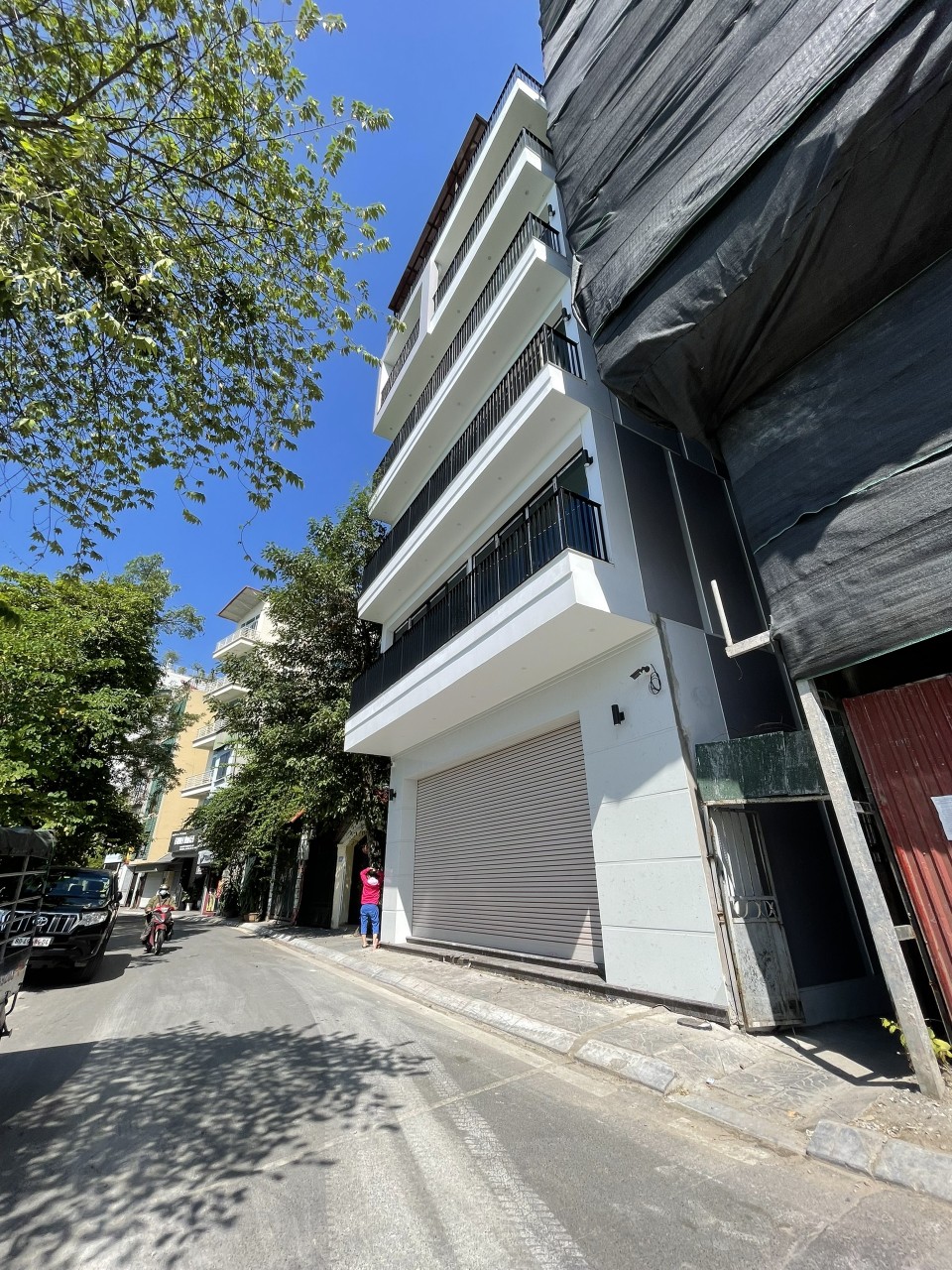 Bán gấp Nhà mặt phố Chùa Bộc, quận Đống Đa. Vị trí đẹp nhất phố, vỉa hè rộng, kinh doanh thuận lợi. + Diện tích thực tế 52m, xây 5 tầng. Thiết kế thông sàn, phù hợp kinh doanh mọi loại sản phẩm.