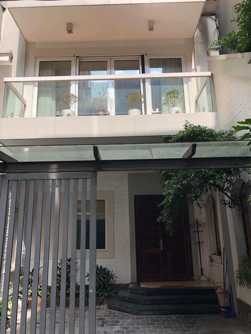 KHU VỤC TÂY NHIỀU HƠN TA - PHONG CÁCH HIỆN ĐẠI - BỂ BƠI TRONG NHÀ