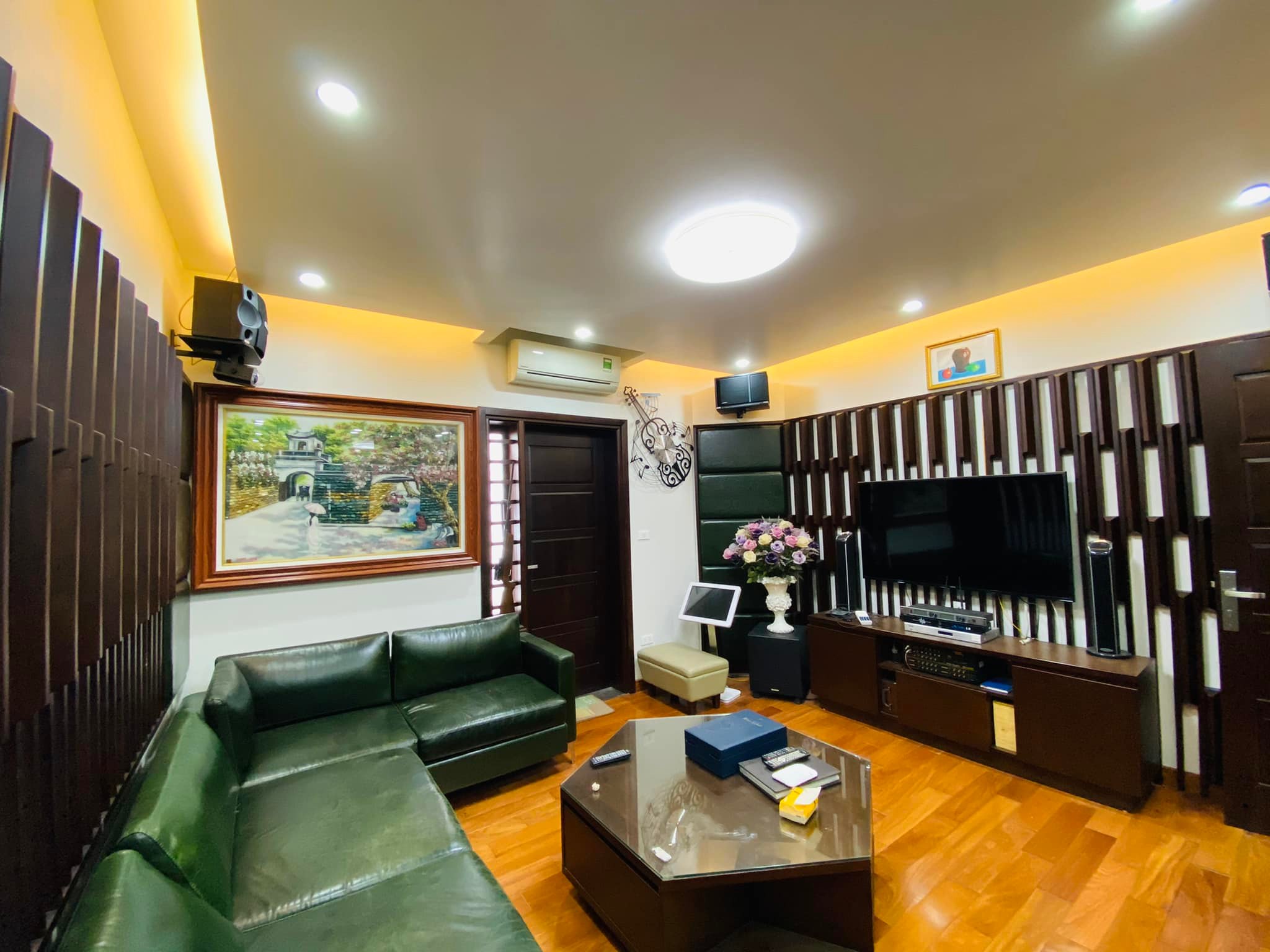 Chính Chủ Nhờ Bán Mặt Phố Hàng Mắm Quận Hoàn Kiếm Dt 45 m măt tiền 4m 8 Giá 22 tỷ 500