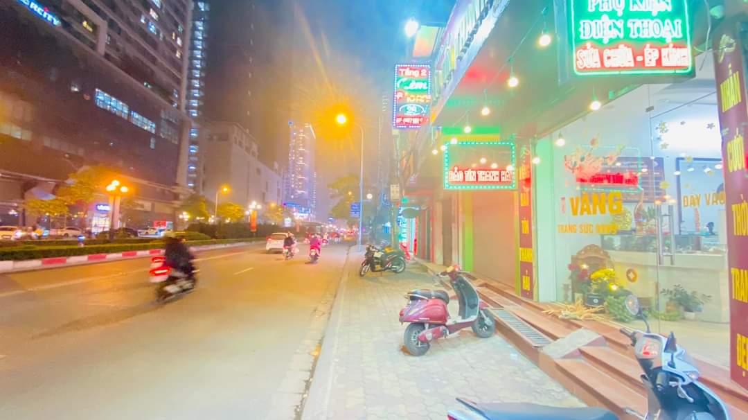 MẶT PHỐ KINH DOANH ĐỈNH-VỈA HÈ ÔTÔ TRÁNH-LÊ VĂN LƯƠNG-THANH XUÂN-DT 42m2-2T-MT 3,3m-Giá 15,2 tỷ.