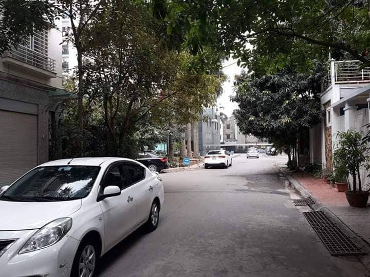 Bán nhà mặt phố đẹp Trung Liệt, Đống Đa 60m2 5T mặt tiền 5.3m 22.8 tỷ ô tô đỗ cửa