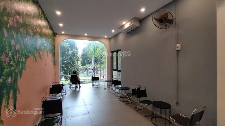 12 TỶ HƠN 65M, 5T, MT 6.8M, NHÀ MỚI HOÀNG QUỐC VIỆT KDVP ĐỈNH Ô TÔ TRÁNH VÀO NHÀ.