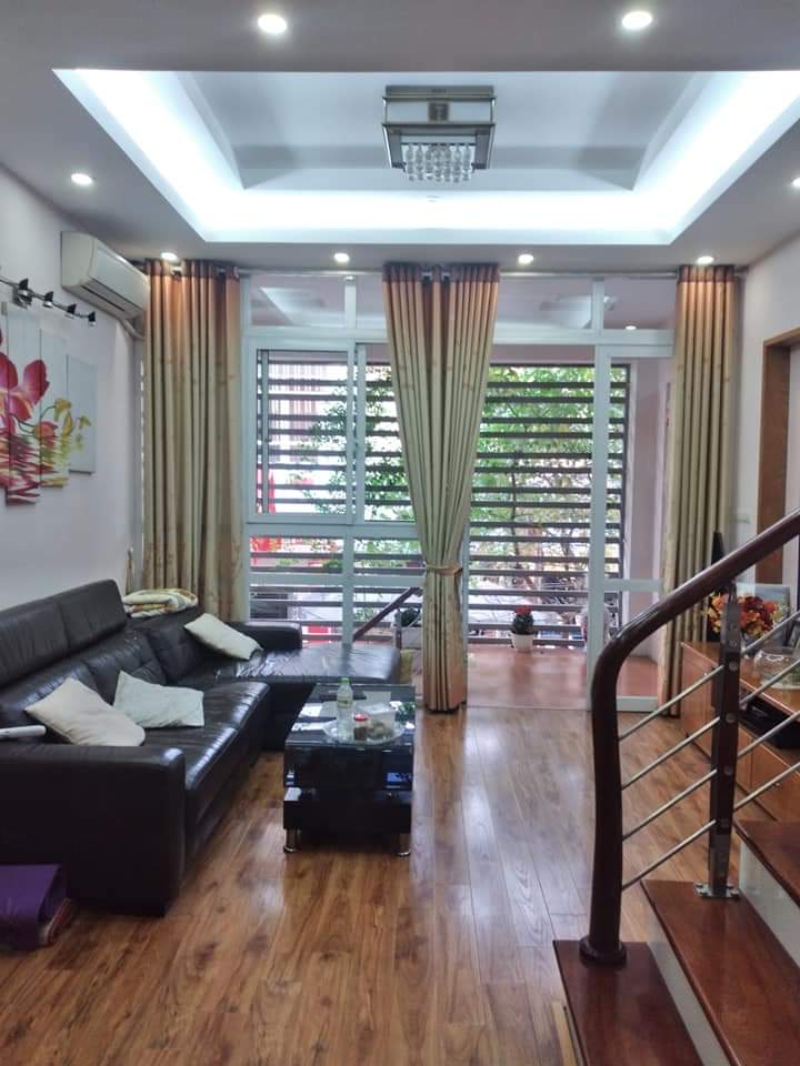 NHÀ ĐẸP PHỐ HÀ CẦU- VỈA HÈ- Ô TÔ – KINH DOANH- VIEW SÂN BÓNG- Ở SƯỚNG 50m 9,5 tỷ