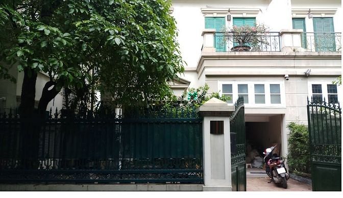 Cần bán Biệt thự ở Mỹ đình sông đà 196m2 x 3 tầng, mt 10m full đồ