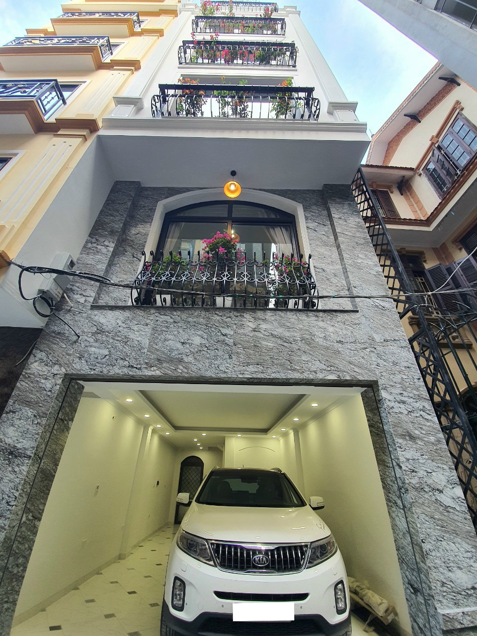 6 TẦNG THANG MÁY - Ô TÔ VÀO NHÀ – TRUNG TÂM CẦU GIẤY, DT 55M2, MẶT TIỀN 4.5M. GIÁ: 10,4 TỶ