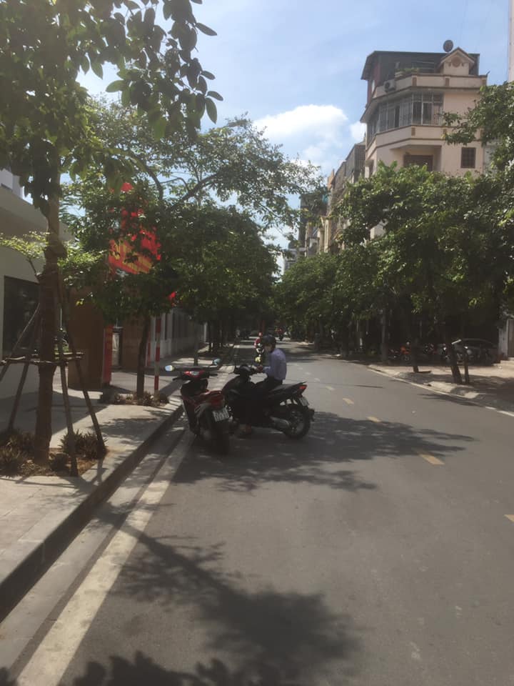 BÁN NHÀ NGÕ 26 NGUYÊN HỒNG ĐỐNG ĐA, LÔ GÓC, Ô TÔ KD, 85M2, MT 16M, GIÁ 36 TỶ