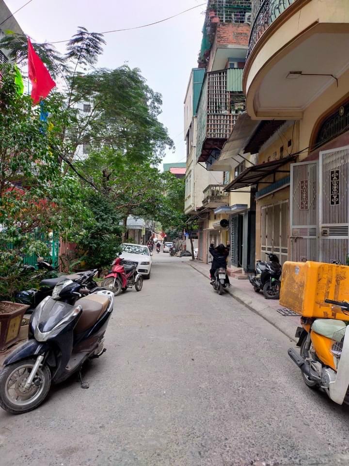 NHÀ MẶT PHỐ PHAN CHU TRINH- LÔ GÓC - Ở SƯỚNG- MẶT TIỀN CỰC RỘNG NHÀ 80M -3 TẦNG