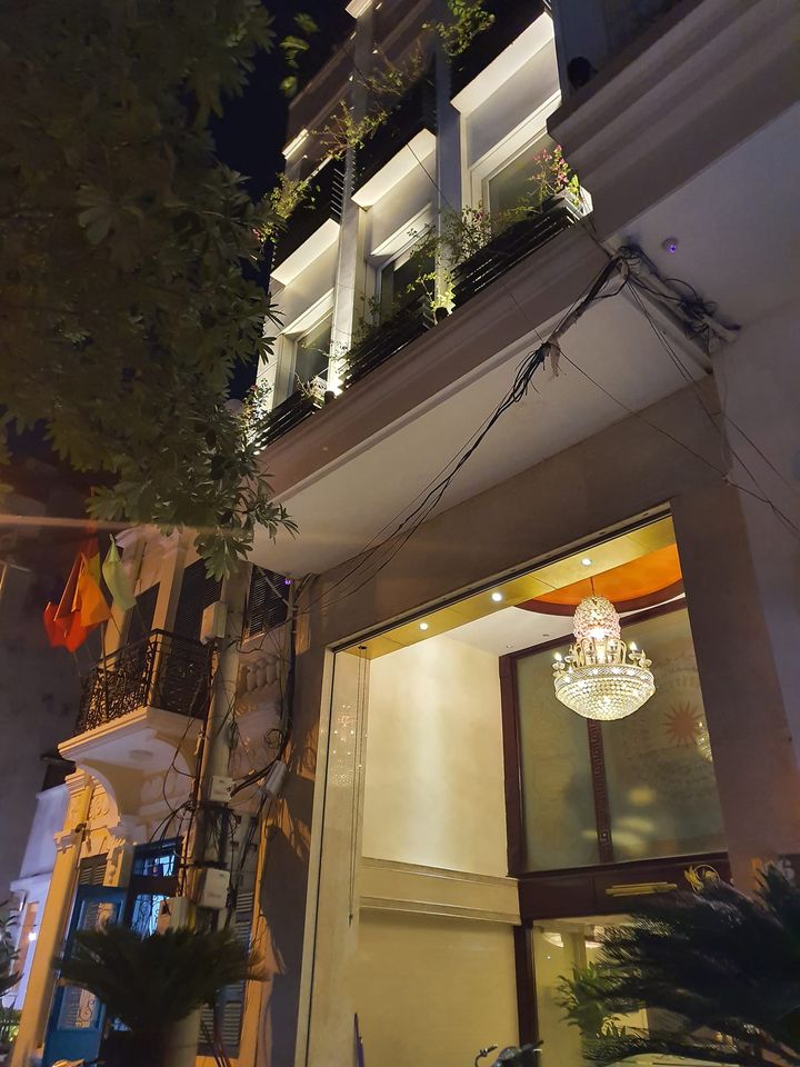 Bán nhà MP Nguyễn Quang Bích, 126m2 x 8 tầng, mt 5.2m, 135 tỷ