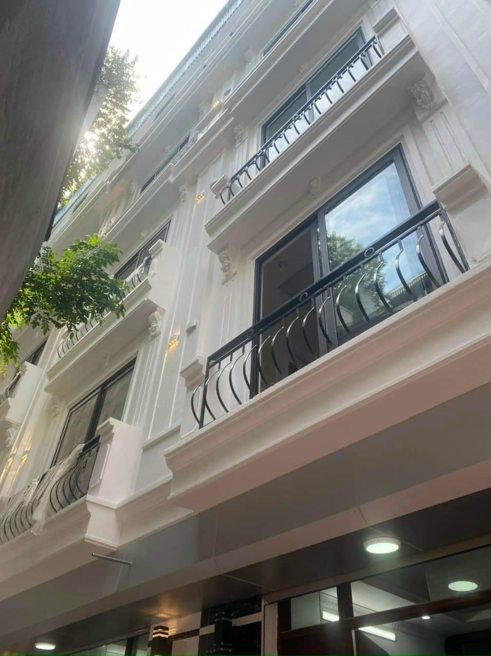 Bán nhà Mp PHẠM NGỌC THẠCH ĐỐNG ĐA Vỉa hè 6M, 65m2, Mt 5.2m, Cho thuê 3000$/tháng. - Nhà tọa trên vị trí Kim Cương trên phố Phạm Ngọc Thạch, khu vực cực kì hiếm nhà bán.