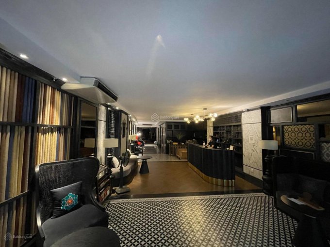 Bán căn hộ cho thuê 8 tầng 2 mặt ngõ phố Kim Mã 110m,10,5 tỷ ngõ thông ô tô 4 chỗ vào nhà