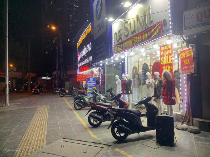 Bán gấp căn mặt phố Hoàng Quốc Việt, vỉa hè rộng, kinh doanh đỉnh, 2 mặt tiền, 90m2, giá 36.5 tỷ