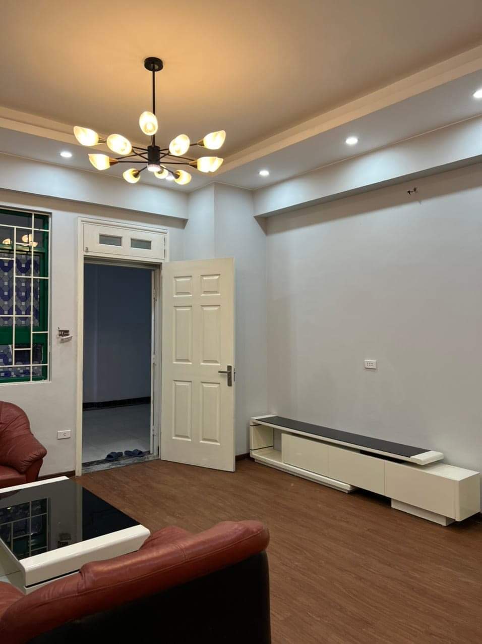 BÁN NHÀ MẶT HỒ HOÀNG CẦU: DT 40M2, 6 TẦNG,LÔ GÓC, MT 6.5M, GIÁ 15 TỶ, PHỐ MAI ANH TUẤN.