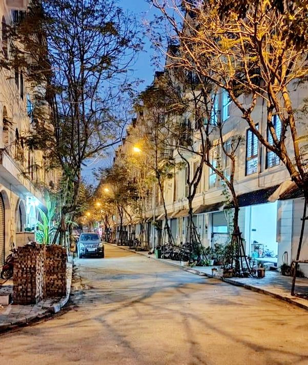 BÁN NHÀ LIỀN KỀ MỘT MẶT KHU D ĐÔ THỊ ĐÔ NGHĨA MỘT MẶT PHỐ YÊN LÔ KINH DOANH LẠI CÓ KHÔNG GIAN SỐNG TUYỆT VỜI VỚI CÔNG VIÊN ÂM NHẠC, HỒ ĐIỀU HÒA THOÁNG ĐÃNG RẤT TỐT CHO SỨC KHỎE – 098.115.8.507