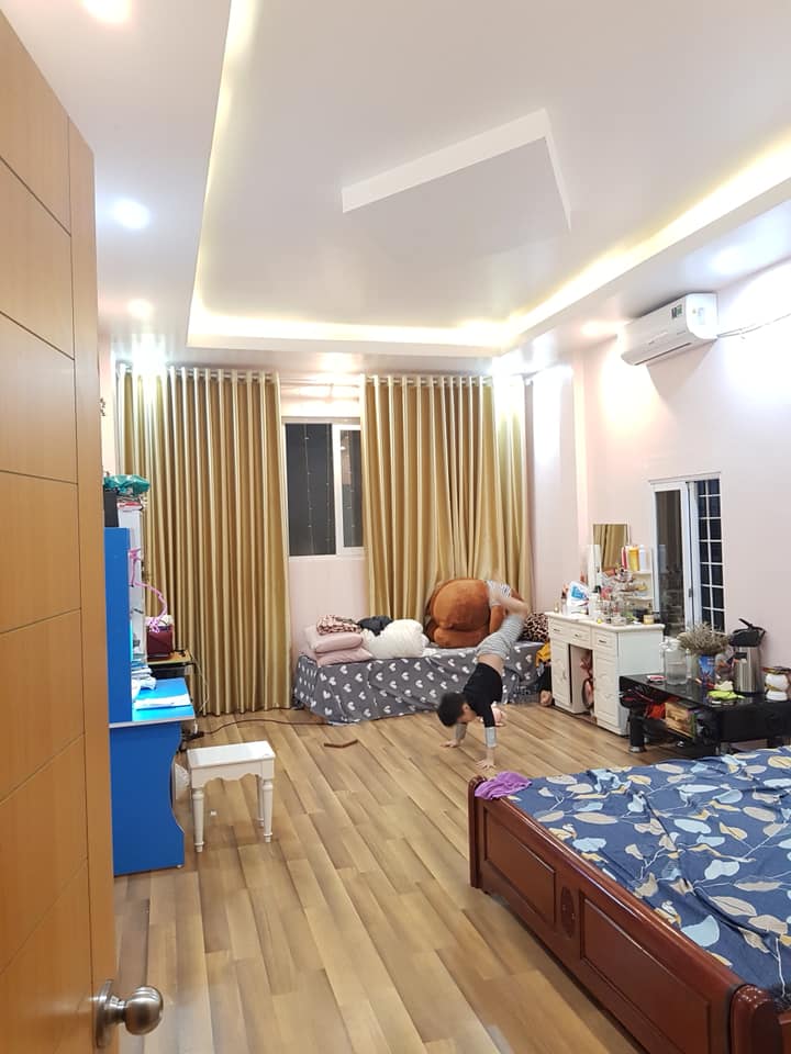 121m2