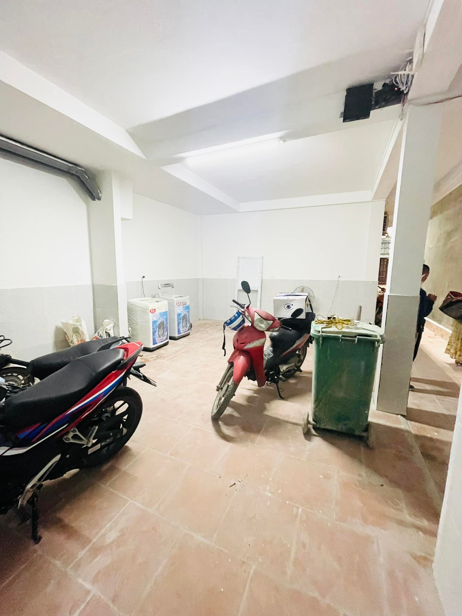 Bán CCMN Cầu Giấy 100m2 giá 11,3 tỷ