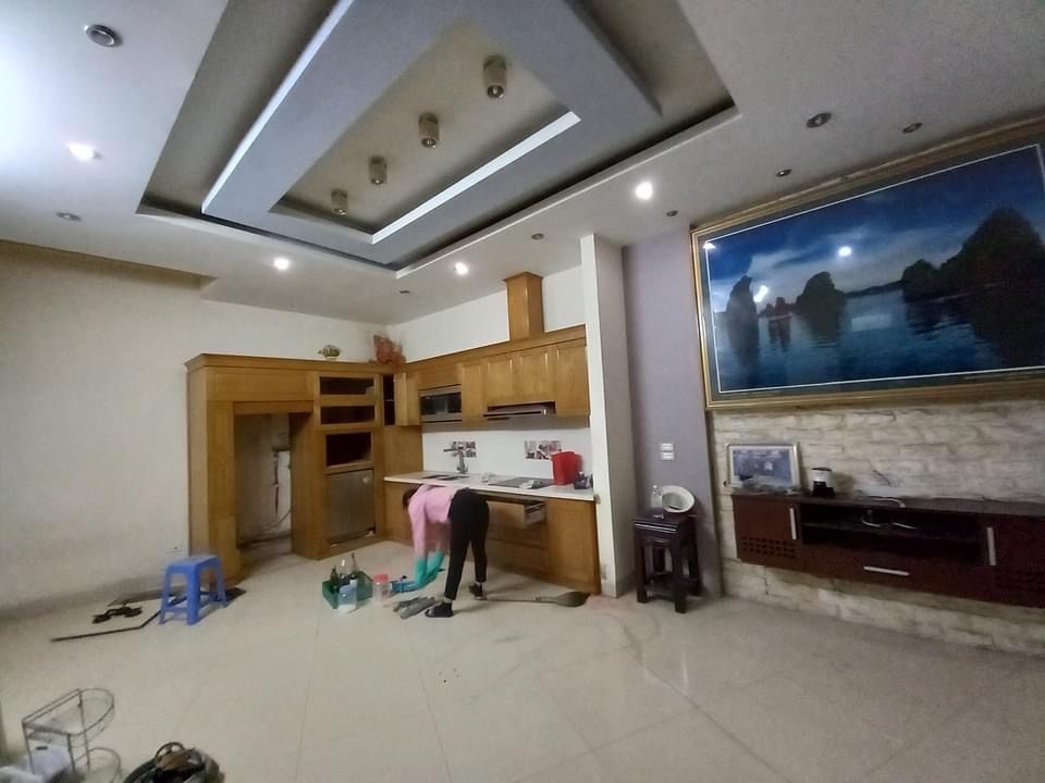 NHÀ SIÊU ĐẸP- KIM MÃ - BA ĐÌNH- 65M - MẶT TIỀN 7.8M - 18.9TỶ - KINH DOANH- VỈA HÈ