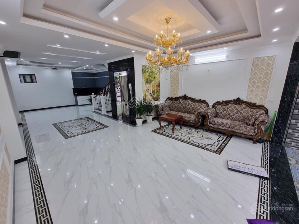 Nguyễn Văn Cừ .DT 105 M* 4 Tầng.MT 6,6 M.Giá Chào 21 tỷ