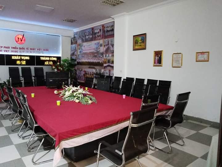 NHÀ PHÂN LÔ ĐẸP Ở THỜI KINH DOANH. VỈA HÈ RỘNG RÃI VÒNG QUANH, DIỆN TÍCH LẠI RỘNG KINH DOANH VĂN PHÒNG.