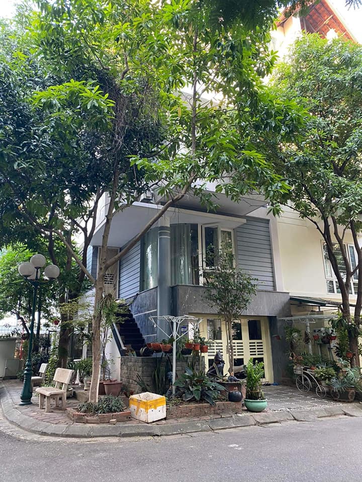 Bán nhà mặt phố Duy Tân, Cầu giấy 100m siêu đẹp cho thuê 1 dòng tiền tốt giá 23 tỷ.