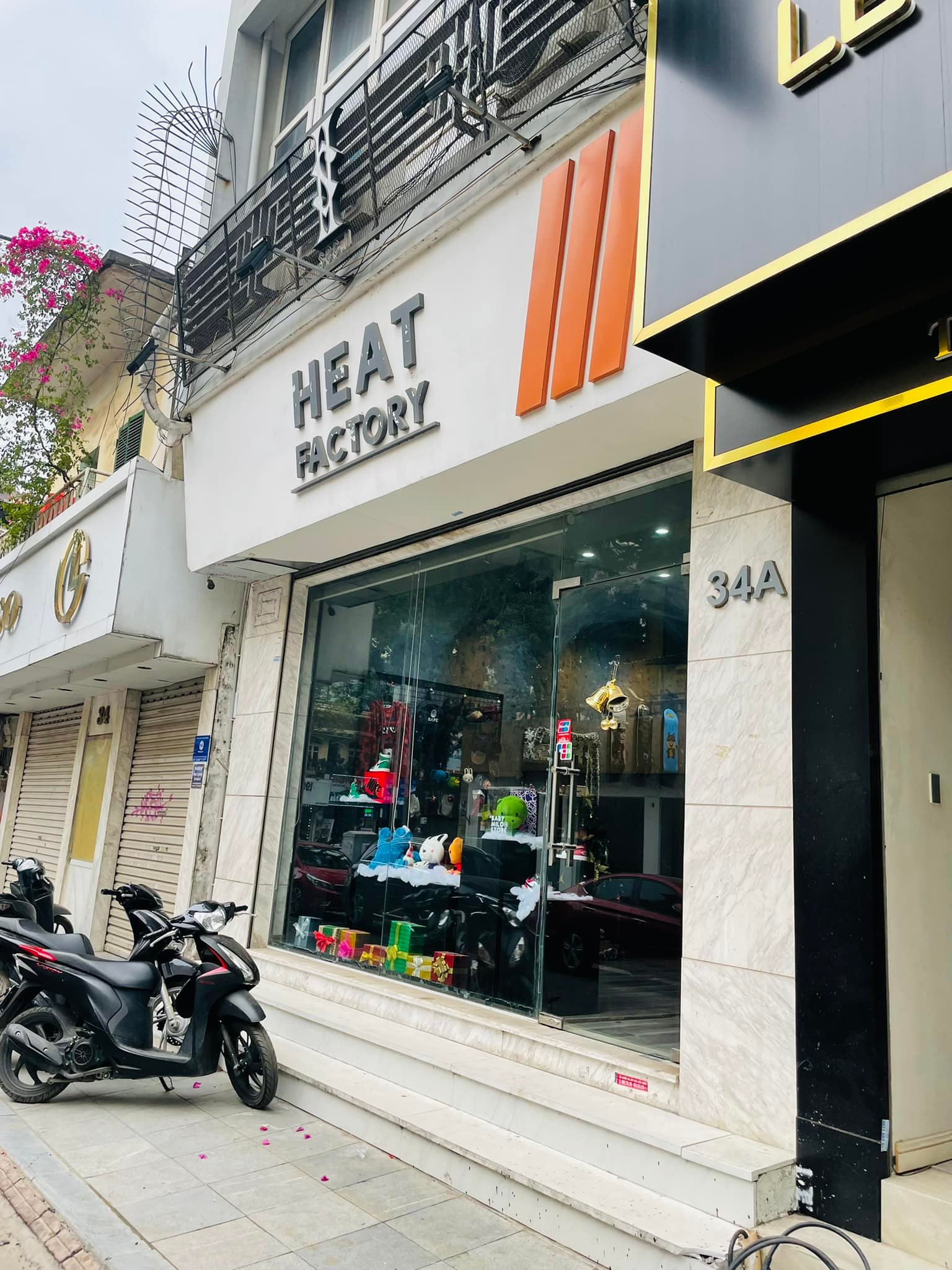 Bán Biệt thự Vườn Đào, Lạc Long Quân 370m 4t mt 20m nhỉnh 90 tỷ.