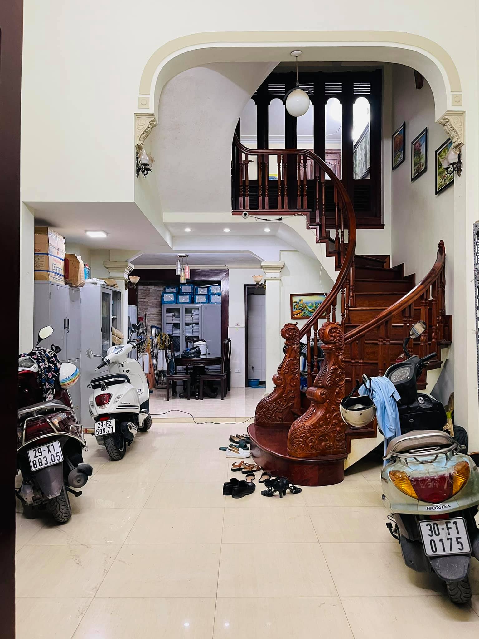 BÁN NHÀ TRUNG TÂM ĐƯỜNG CẦU GIẤY, NGÕ KINH DOANH, Ô TÔ VÀO NHÀ 098.115.8.507