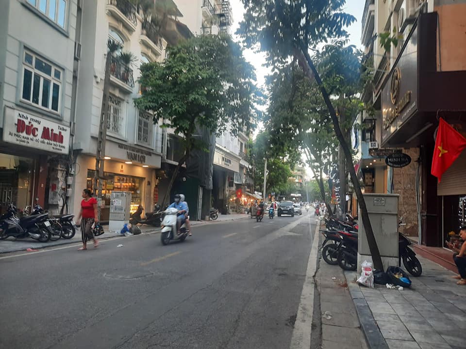 Bán nhà mặt phố Hàng Da, 65m2 x 3 tầng, mt 2.7m, 50.7 tỷ