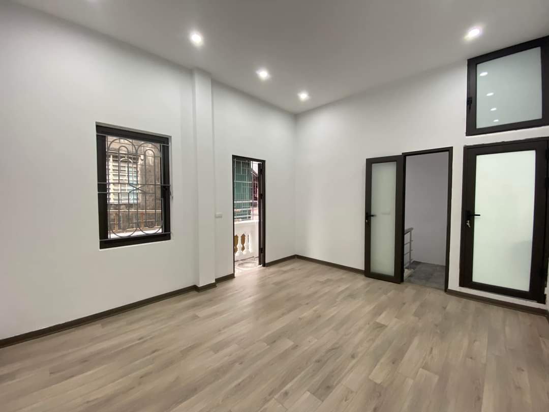 Bán nhà phố Yên Lãng, Đống Đa. Hiếm nhà bán, thang máy, ô tô, kinh doanh, 80m, MT 6.5m.