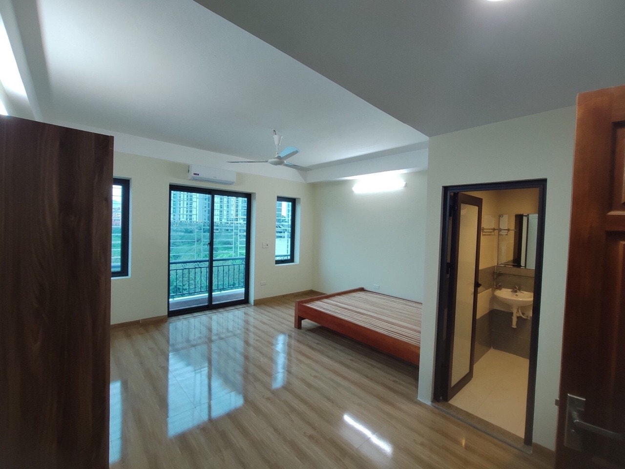 CHUNG CƯ MINI 7 TẦNG - THANG MÁY