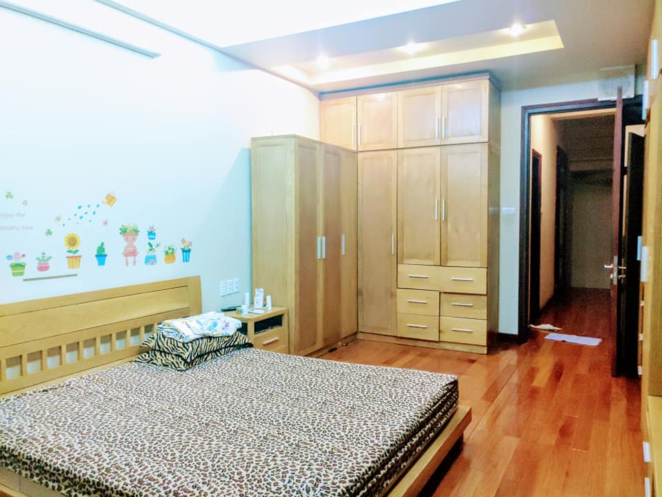 Bán nhà mặt phố rẻ như ngõ, đường Bạch Đằng, 95x6T, MT5m, giá 16.5 tỷ. Quận Hoàn Kiếm, HN