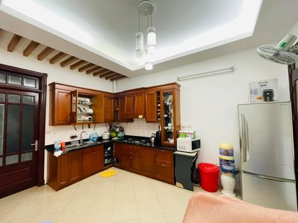Apartment Nguyễn Văn Cừ, 7T, 90m2, 15.2 tỷ. Gần bãi ô tô.