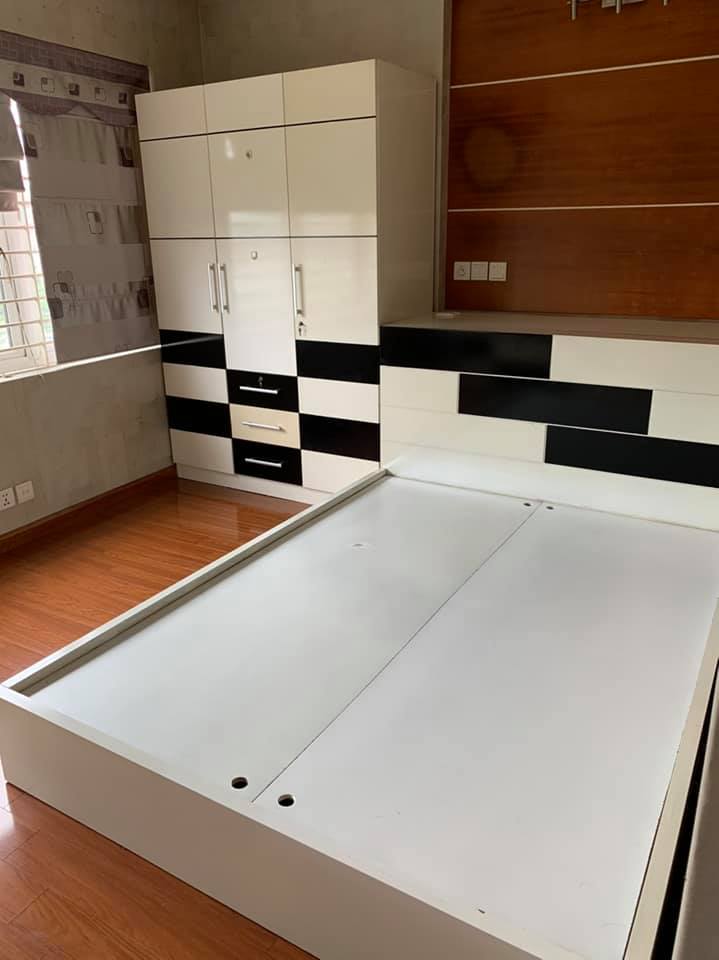 Bán nhà riêng phố Võ Văn Kiệt DT 104m2,MT 7m giá 16 tỷ