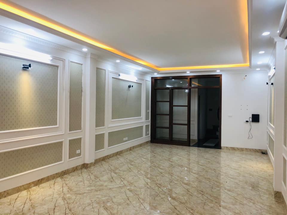 BÁN GẤP NHÀ PHÂN LÔ 6 TẦNG QUẦN NGỰA,THANG MÁY TỐC ĐỘ CAO,Ô TÔ TRÁNH,KD TỐT.