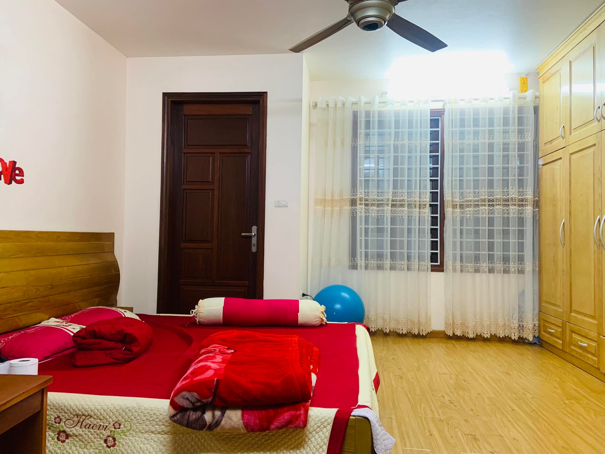 90m2