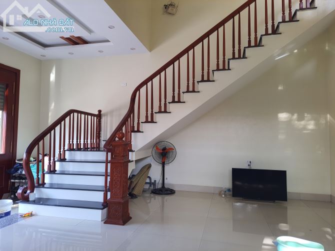 110m2