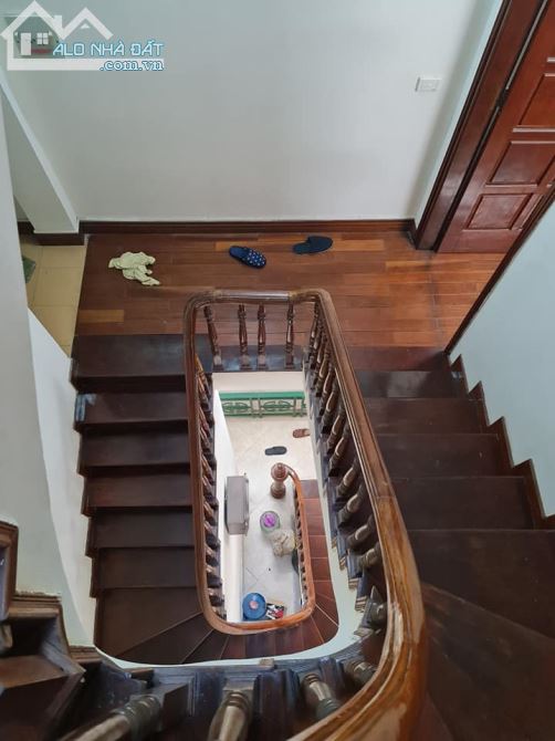 Bánh nhà mặt phố Giải Phóng, lô góc, kinh doanh đỉnh, đầu tư tốt, 110m2 x 4T, giá 15.8 tỷ.