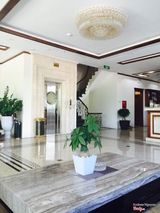 Cần Bán khách Sạn phố Trần Thái Tông DT 160m2 x 12 tầng, mặt tiền 10m. Doanh Thu 4 tỷ/năm